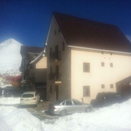 Vila Nis Hotel Ranca Exterior photo