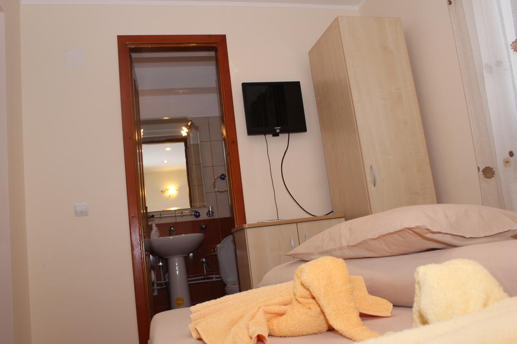 Vila Nis Hotel Ranca Exterior photo